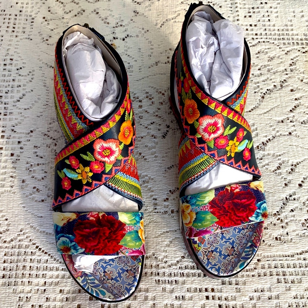 Exquisite,Johnny Was Chris Sandals”, NWT size 38